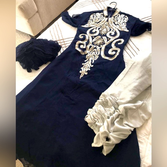 Dark blue and silver small dress - Picture 2 of 9